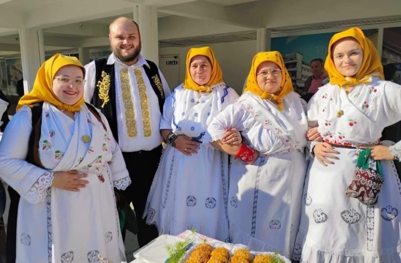 Hrvatska Kostajnica - hrvatska-kostajnica.net - Slavonija slavi svoju baštinu: drugi Pogača Fest u znaku 20 godina Veselih Šokica i okusa koji spajaju tradiciju i budućnost