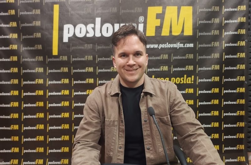 Hrvatska Kostajnica - hrvatska-kostajnica.net - Mario Ljubičić: Iz Imotskog stiže robot budućnosti: Rinno nije programiran – on razumije