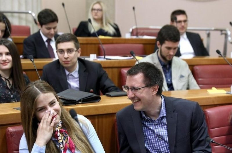 Hrvatska Kostajnica - hrvatska-kostajnica.net - ODLUKA JE PALA, MINISTRICA JAVNO REKLA: Evo kolika studentima može biti minimalna satnica